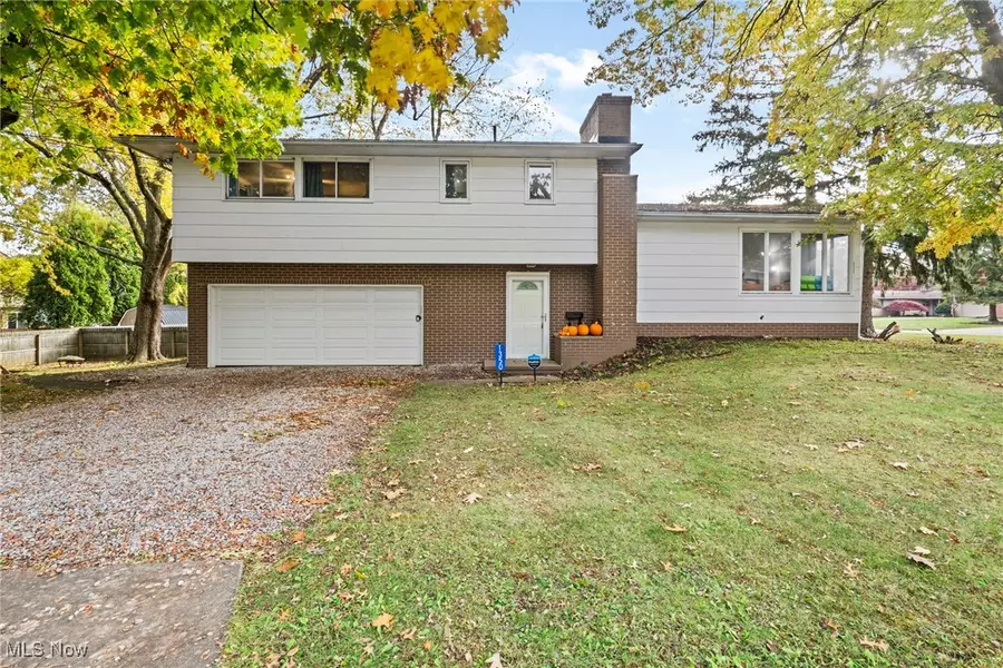 1350 Overland AVE NE, North Canton, OH 44720