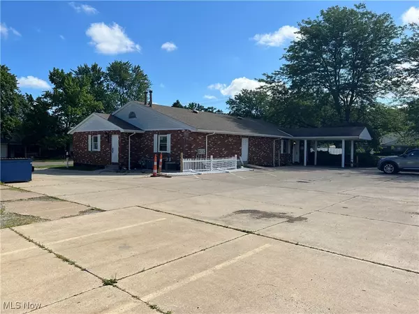 Lorain, OH 44053,4940 Oberlin AVE