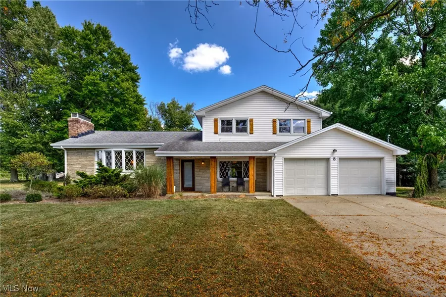 8 Centennial DR, Poland, OH 44514