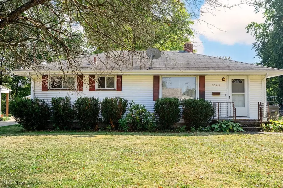 3325 Sunnybrooke DR, Youngstown, OH 44511