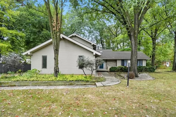 635 Inverness RD,  Akron,  OH 44313