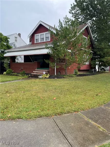 4771 South Hills DR, Cleveland, OH 44109