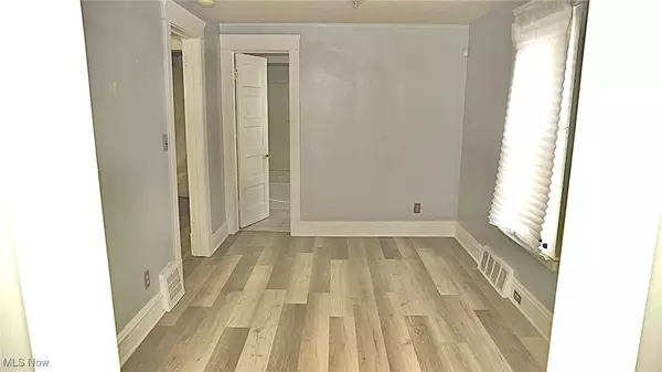 Cleveland, OH 44104,11119 Forest AVE