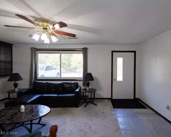 Elyria, OH 44035,38484 E River RD