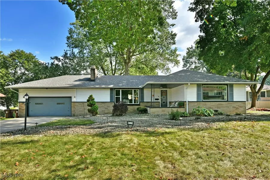 1224 Pleasant Valley DR NE, Howland, OH 44483