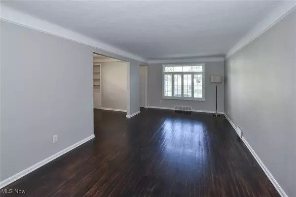 Westlake, OH 44145,24315 Hedgewood AVE