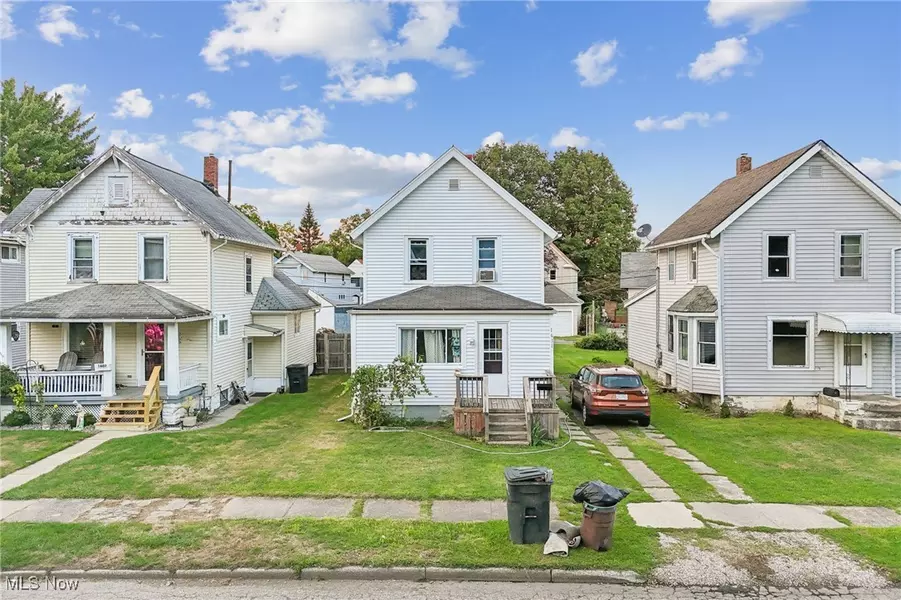 1611 E 48th ST, Ashtabula, OH 44004