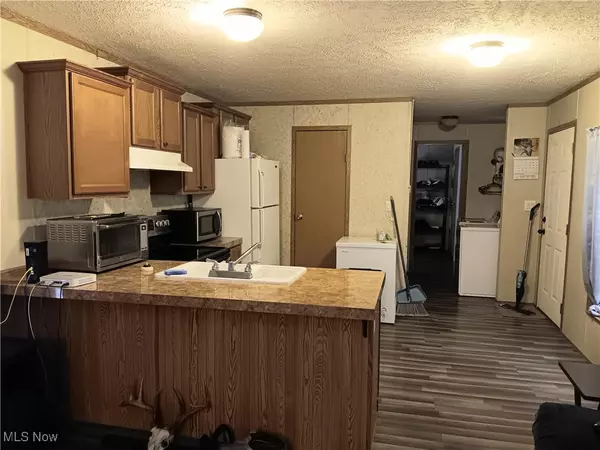 Byesville, OH 43723,12040 Robins RD