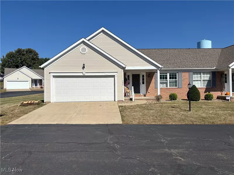 7035 NW Harvey AVE NW, North Canton, OH 44720