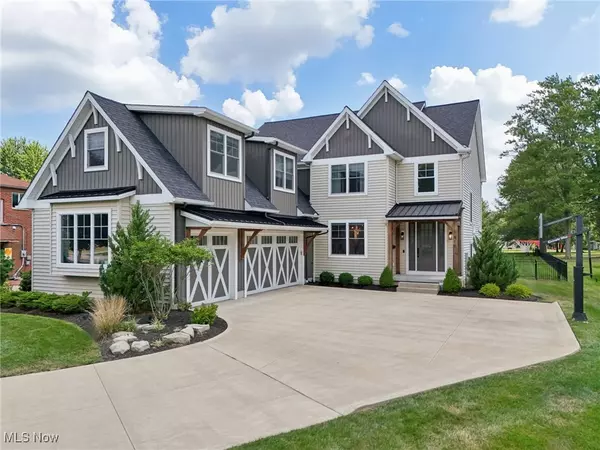 1811 Clague RD, Westlake, OH 44145