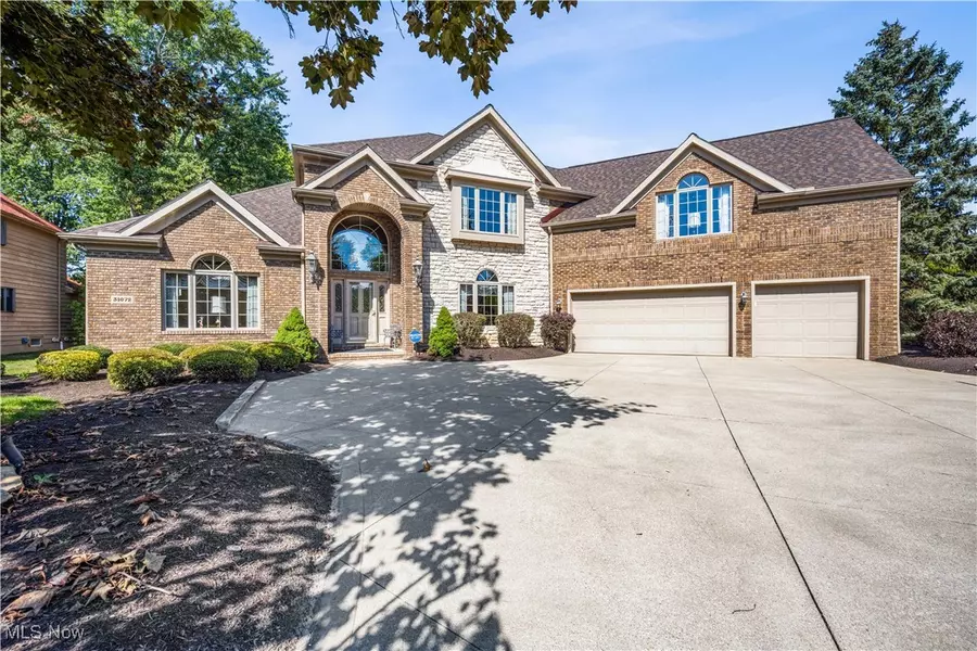 31072 Riviera LN, Westlake, OH 44145