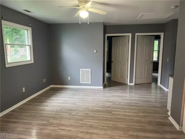 North Olmsted, OH 44070,28374 Nandina DR #2