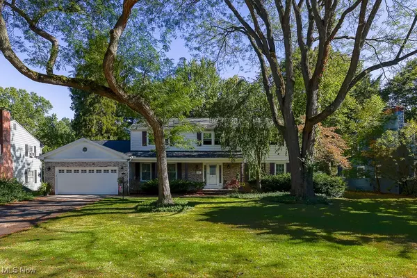 Akron, OH 44313,373 Tremont RD