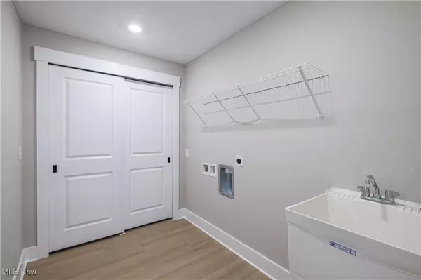 Avon Lake, OH 44012,502 Port Side DR