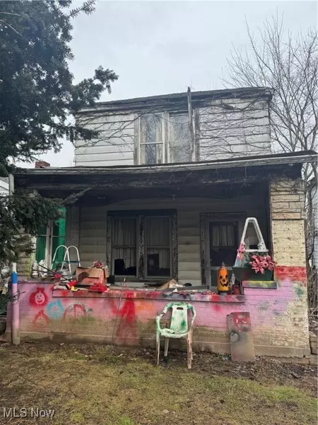 1627 Woodlawn CT, Steubenville, OH 43952