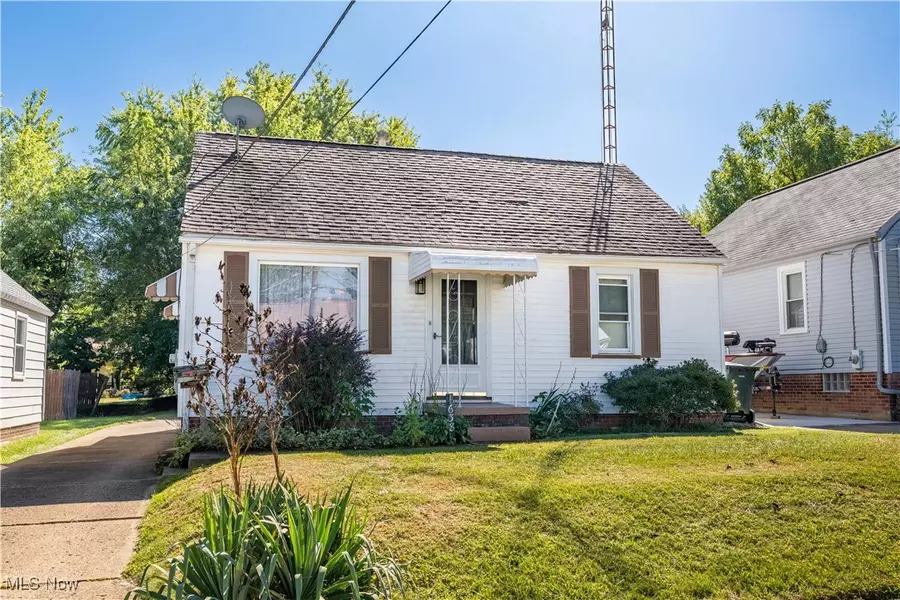 1638 Warrick PL NE, Canton, OH 44714