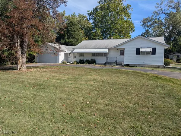 285 Cove Beach AVE, Sheffield Lake, OH 44054