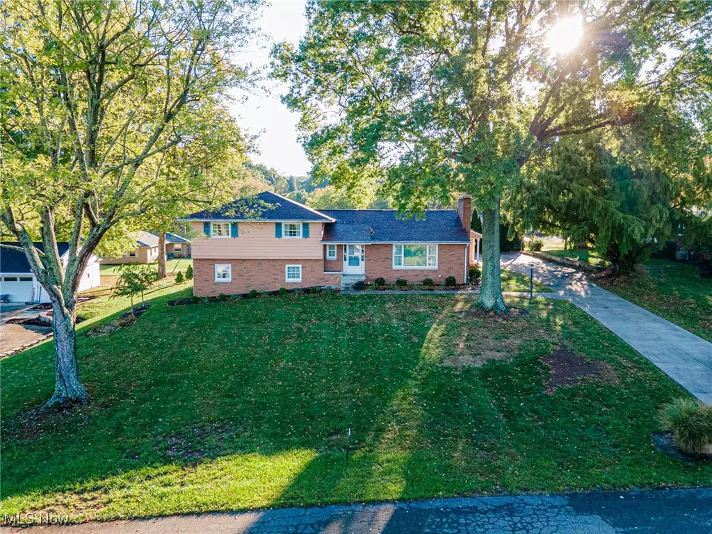 Coshocton, OH 43812,1681 Knob Hill DR