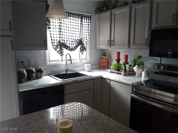 Garfield Heights, OH 44125,13578 Foxcroft DR