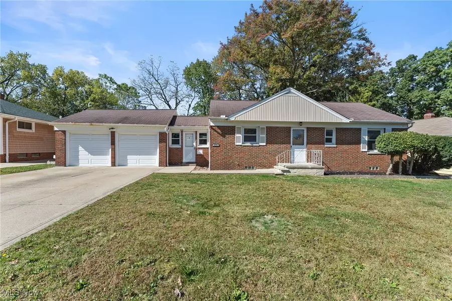 5570 Cumberland DR, Garfield Heights, OH 44125