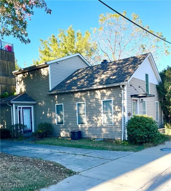 Cleveland, OH 44113,490 Miller CT