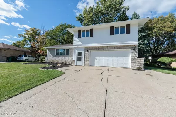 Seven Hills, OH 44131,6258 Carlyle DR