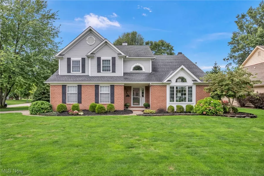 366 Long Pointe DR, Avon Lake, OH 44012