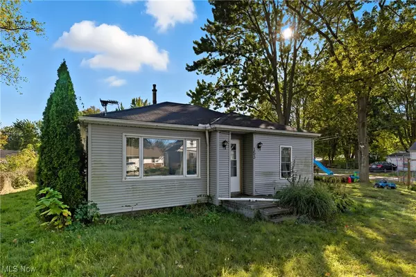 153 Sheriff ST,  Elyria,  OH 44035