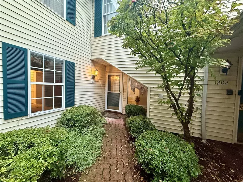 6221 Center ST #102, Mentor, OH 44060