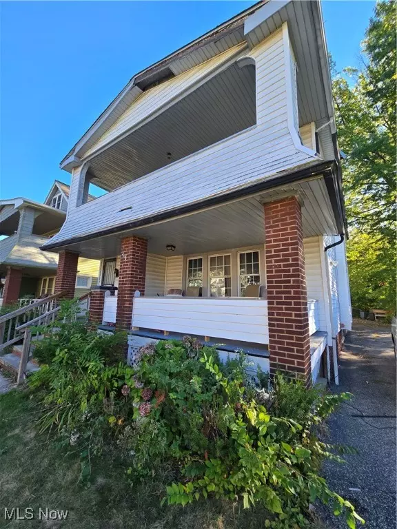 East Cleveland, OH 44112,16208 Greyton RD