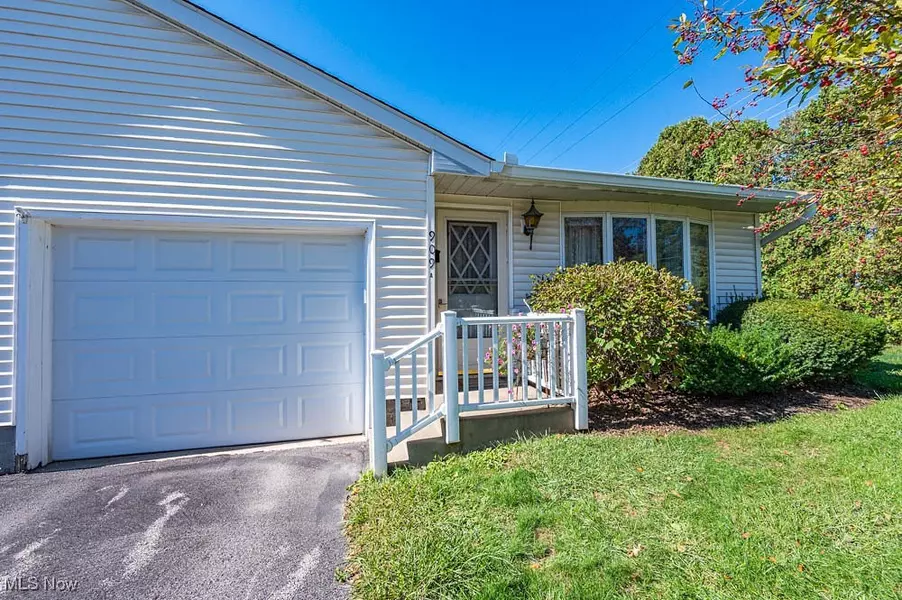 909 Somerset DR #A, Salem, OH 44460