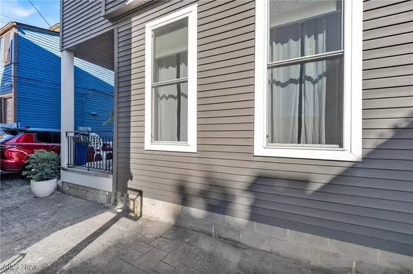 Cleveland, OH 44113,2702 Bridge AVE