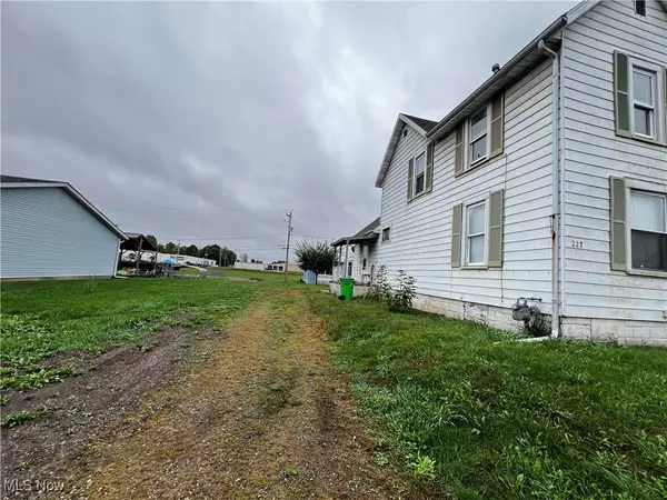 Coshocton, OH 43812,227 Pine ST