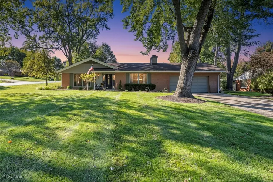 5225 Loma Linda LN NE, Canton, OH 44714