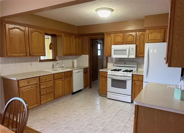 Brooklyn, OH 44144,9912 Richard DR