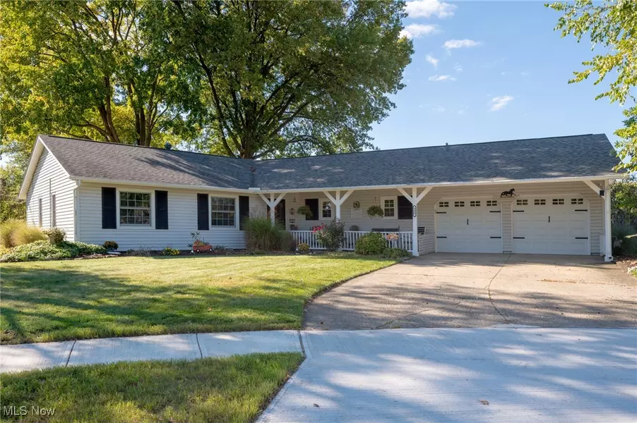 580 Crossbrook DR, Berea, OH 44017