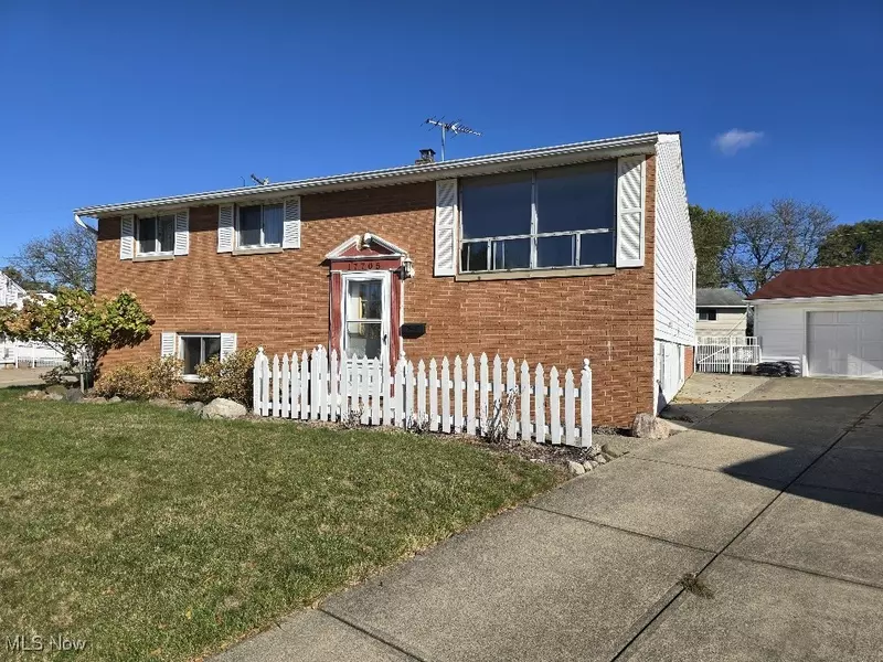 17705 Susan AVE, Cleveland, OH 44111
