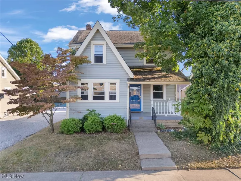 406 Hower ST NE, North Canton, OH 44720