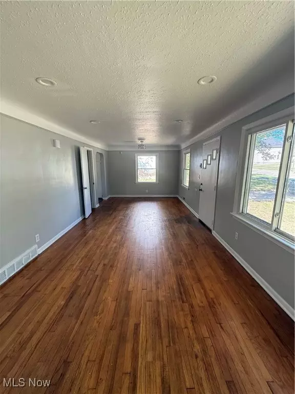 Bedford, OH 44146,852 Washington ST