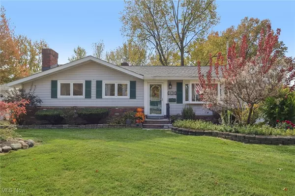 Olmsted Twp, OH 44138,26915 Eastwood LN