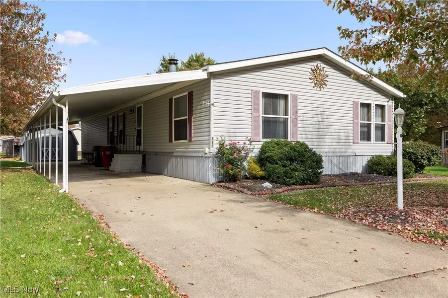 123 Catawba CT, Elyria, OH 44035