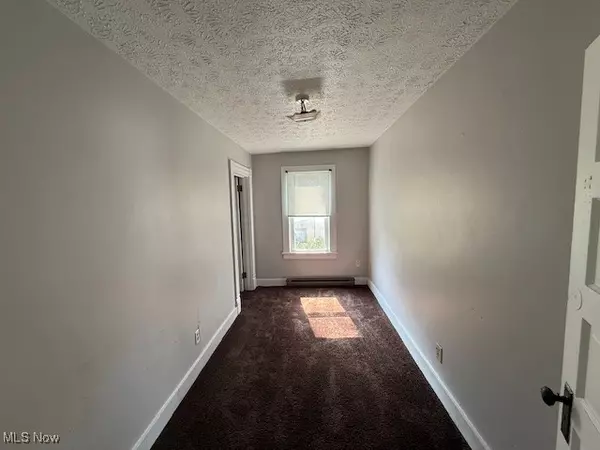 Warren, OH 44485,970 Tod AVE NW