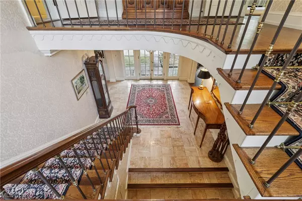 Akron, OH 44313,2005 Stockbridge RD