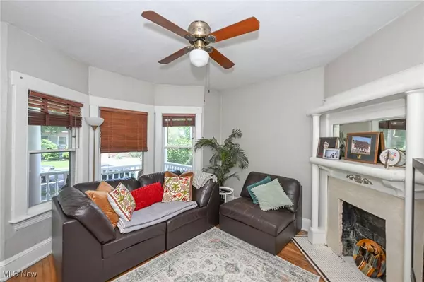 Lakewood, OH 44107,1323 Beach AVE