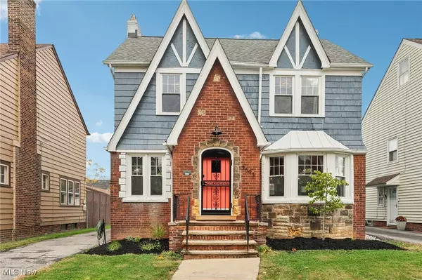 3593 Tullamore RD, University Heights, OH 44118