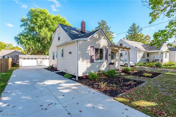 North Olmsted, OH 44070,5089 Lucydale AVE