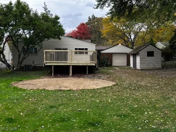 Seven Hills, OH 44131,6606 Crossview RD