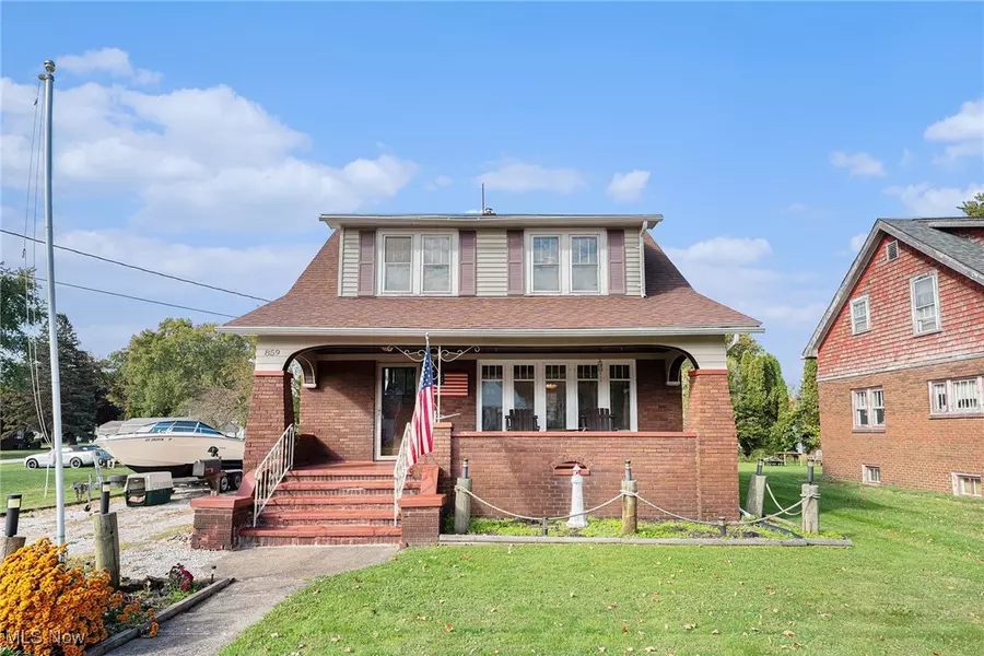 859 Sandusky ST, Conneaut, OH 44030