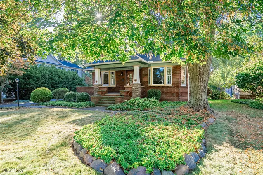 21307 Lake RD, Rocky River, OH 44116