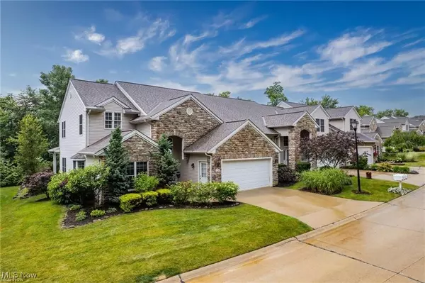 138 Stonecreek DR, Mayfield Heights, OH 44143